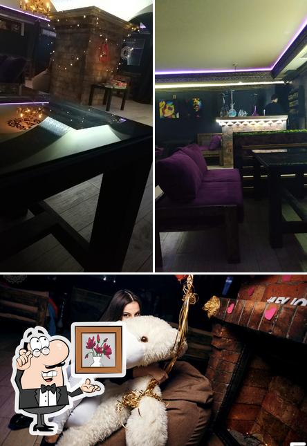 Посмотрите на внутренний интерьер "Lex Lounge"