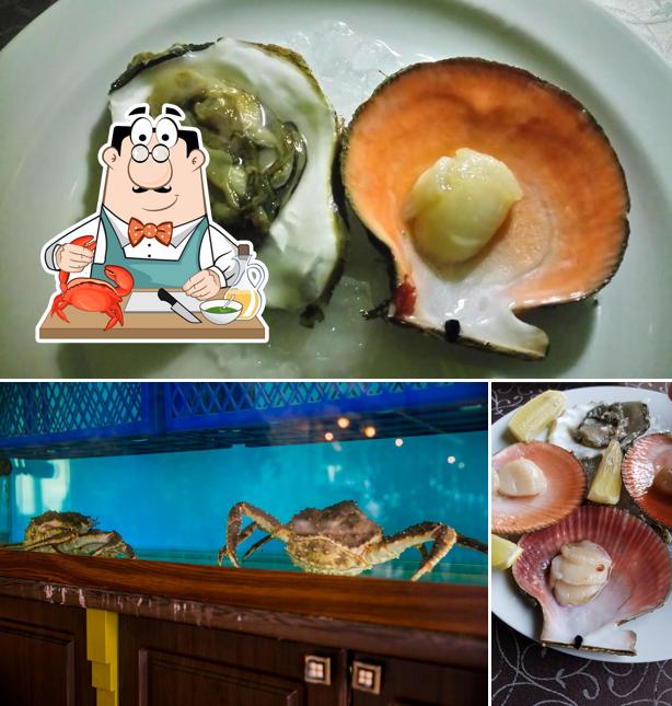 Попробуйте блюда с морепродуктами в "Панорамном ресторане "У Егорыча""