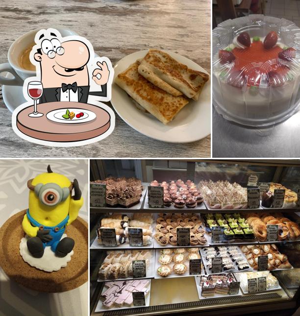 Блюда в "Лакомке"