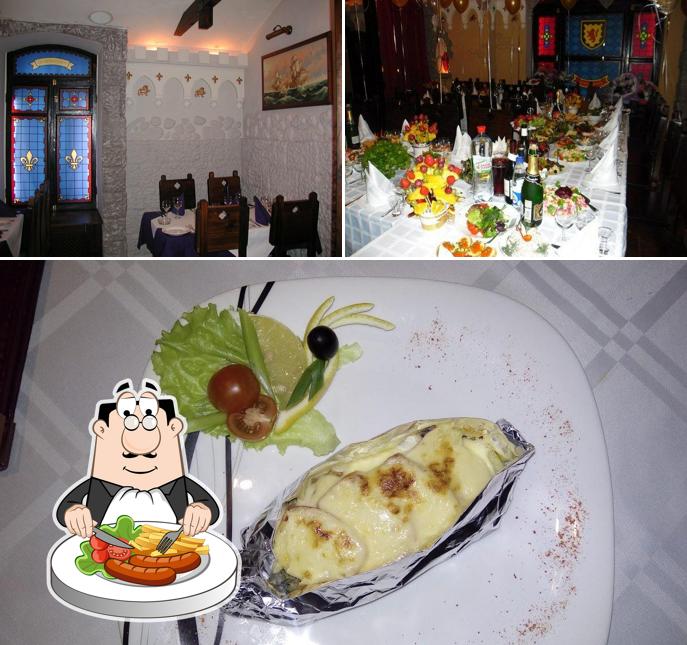 Фото, на котором видны еда и столики в Квинстаун