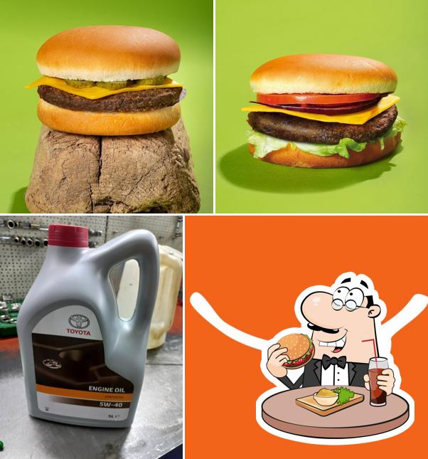 Гамбургеры из "Автосуши Автопицца" придутся по вкусу любому гурману