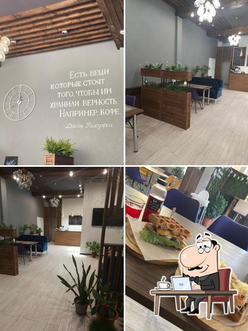 Кофе и вафли