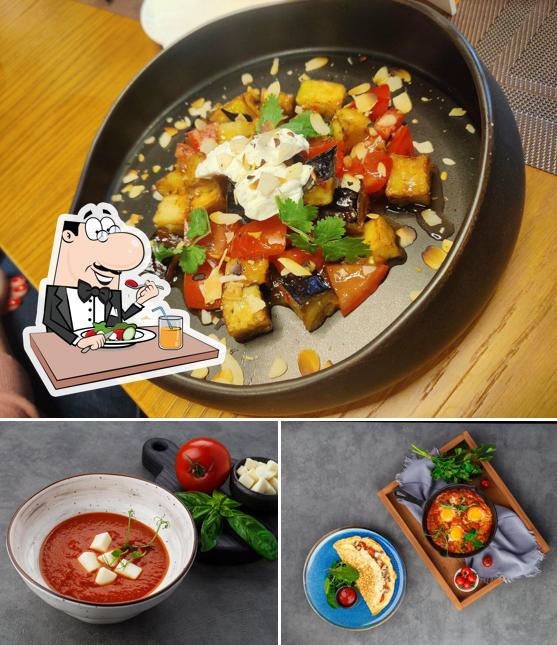 Еда в "First House Burger"