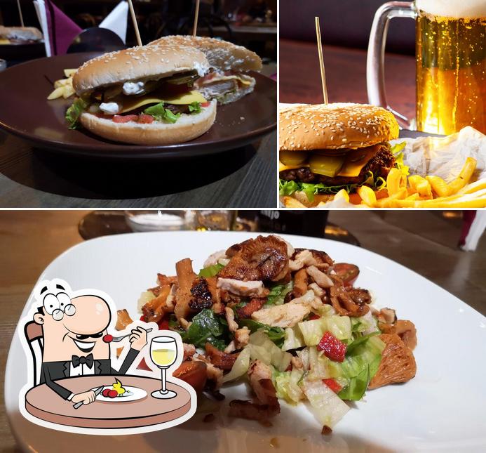 Еда в "Арт-клубе "Перекрёсток""