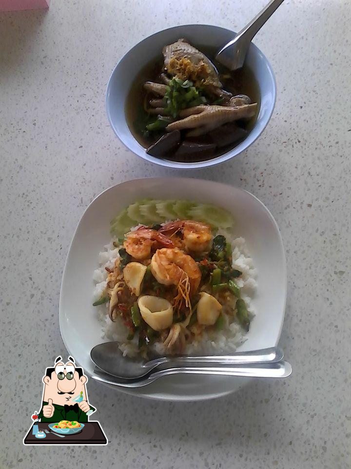 ร้านอาหารสามใบเถา หัวสะพาน