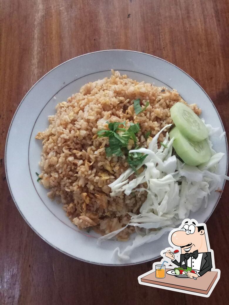 Soto Sore dan Nasi Goreng Gobyos