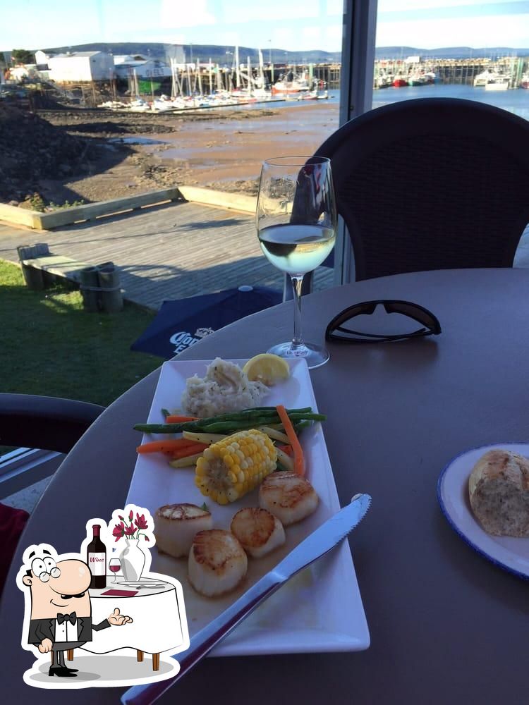 Fundy Restaurant & Dockside Suites