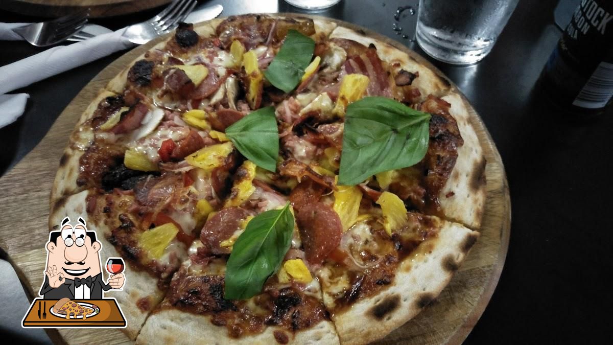 Red Stone Pizzeria & Bagelry Cafe