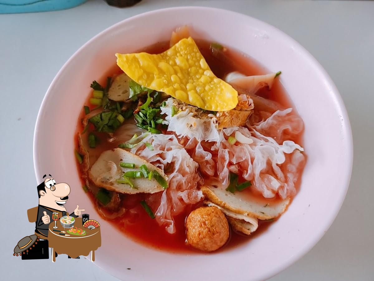 อาหารตามสั่ง ใต้สะพานกลับรถรวมชัย