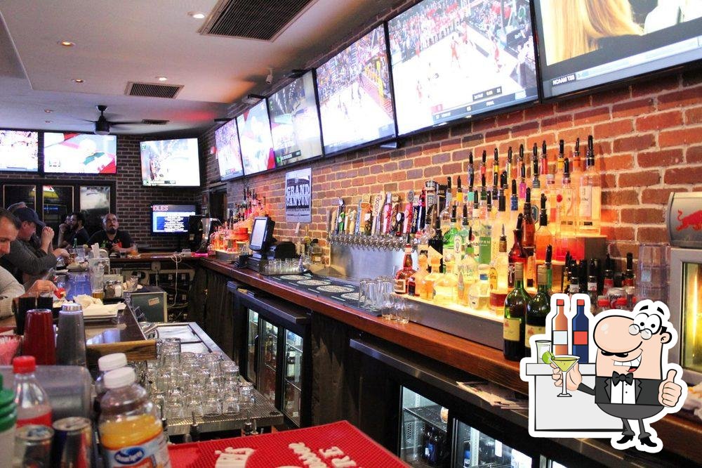 Philly’s Sports Bar and Grill