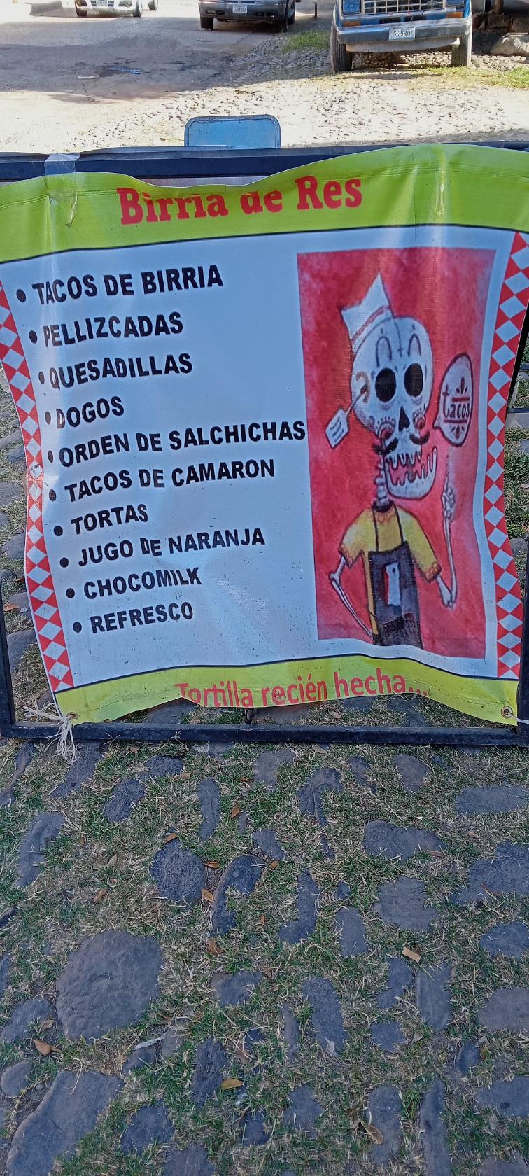 Tacos de birria de res “Don Chuy”