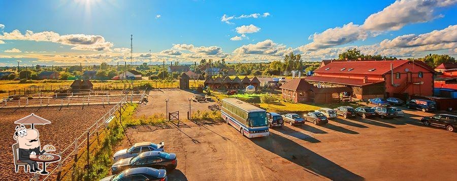 Гостинично-ресторанный комплекс с банями "Поляна"