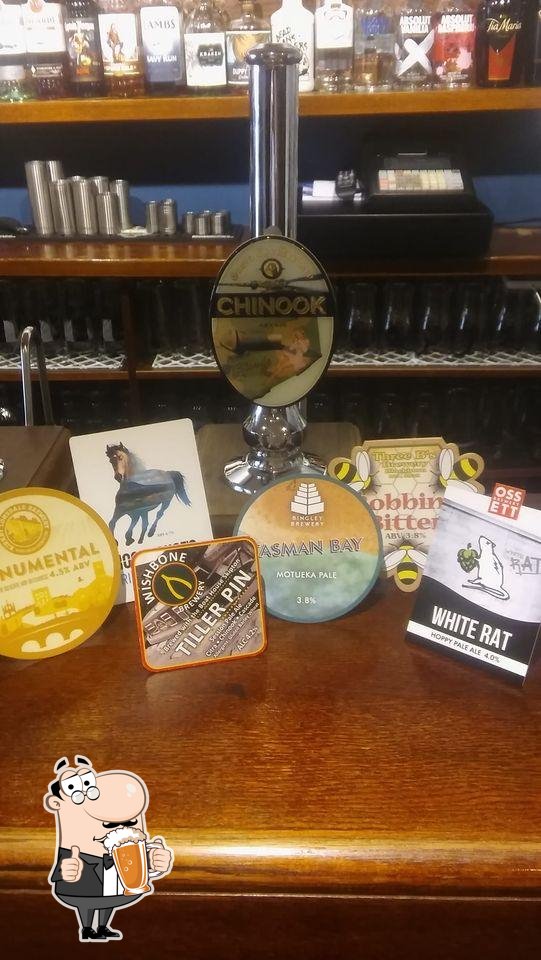 Bar 13 Settle