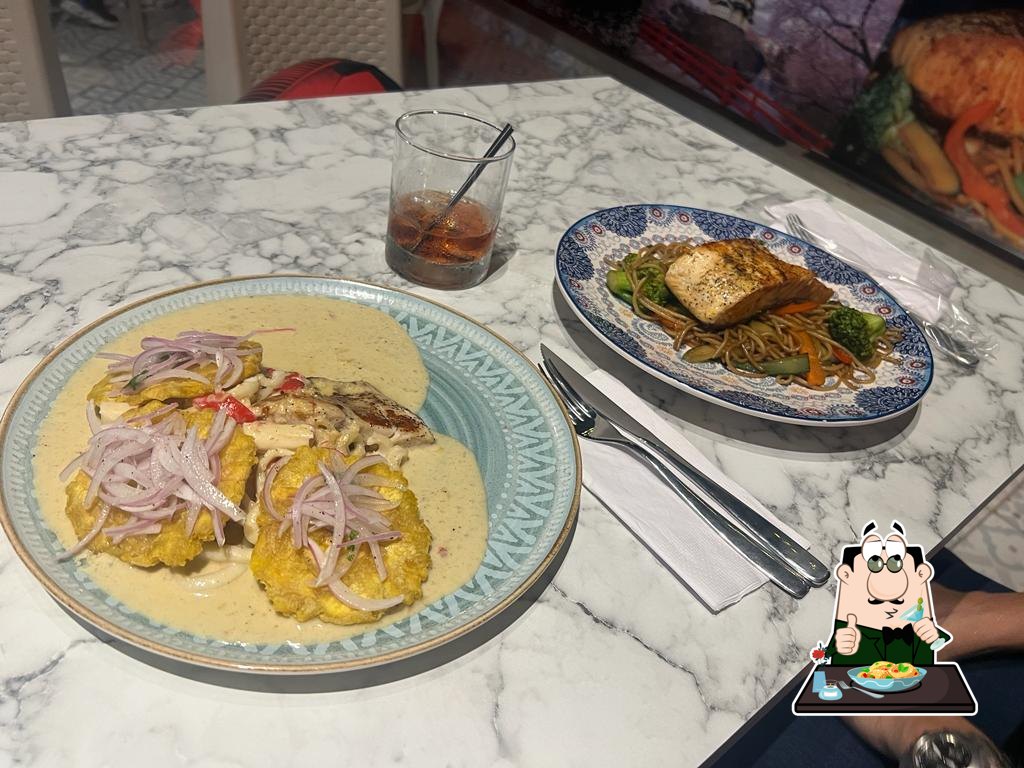 Fusión: Restaurante, Sushi, Bar