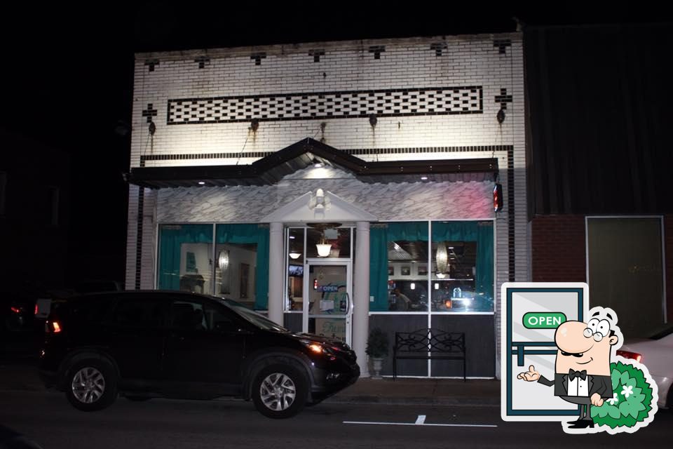 In the Circle • Family Restaurant