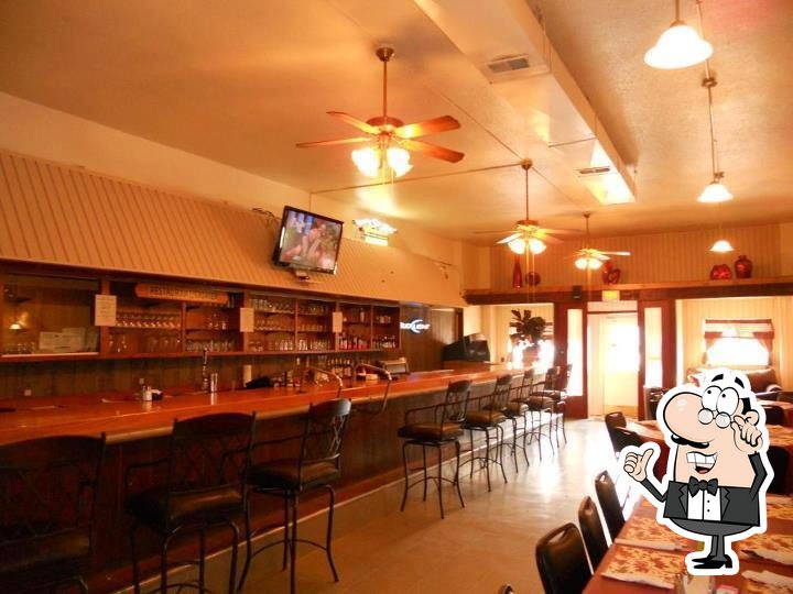 The Junction Cafe and Lounge