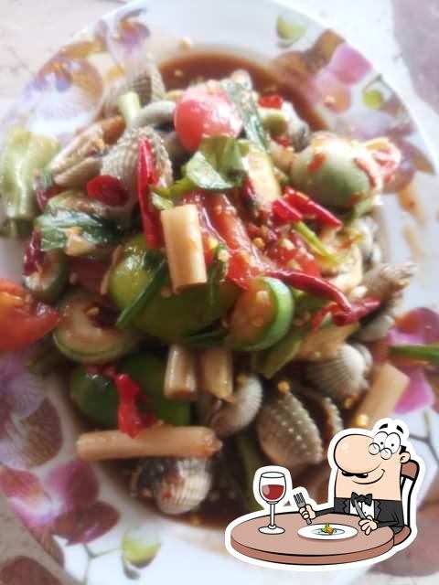 ร้านพลอยไพลิน (อาหารอีสาน)