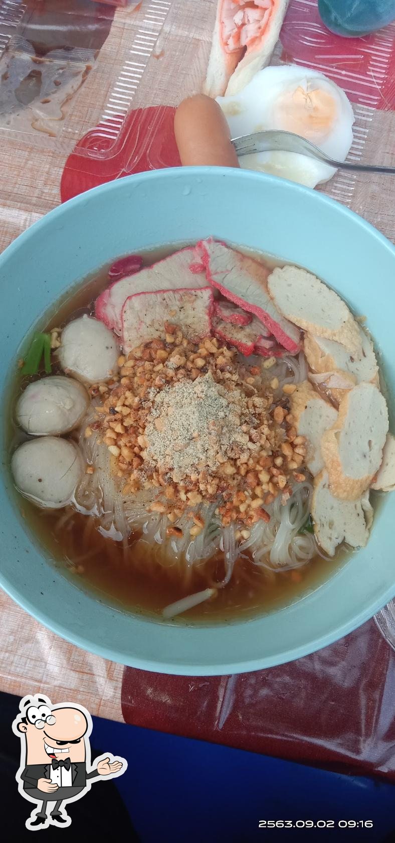 ร้านน้องไก่ ก๋วยเตี๋ยวน้ำใส่ บะหมี่เหลืองผัด