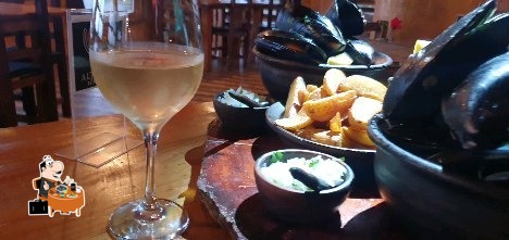 Altomar Restobar