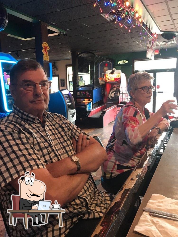 Club Tavern & Grille