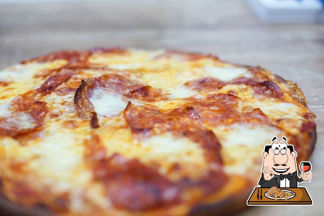 Ofenfrische Pizza Rossbach