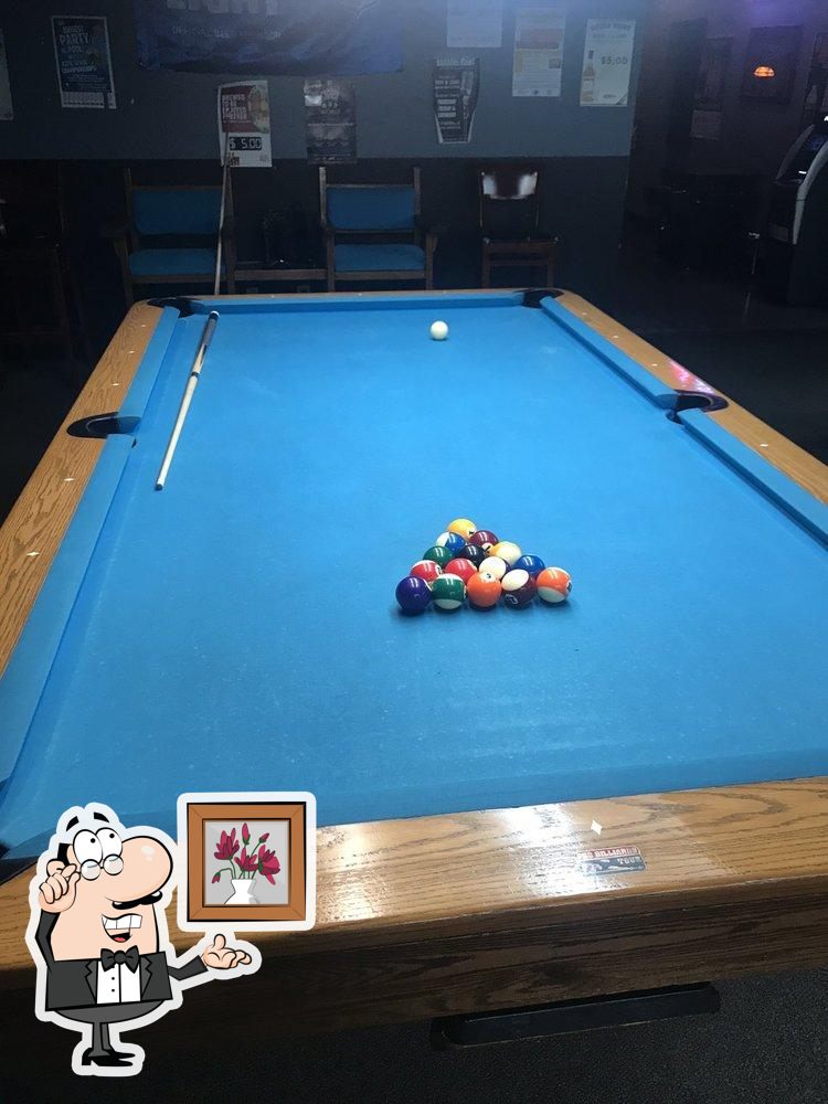 Skip and Jan's Sports Bar