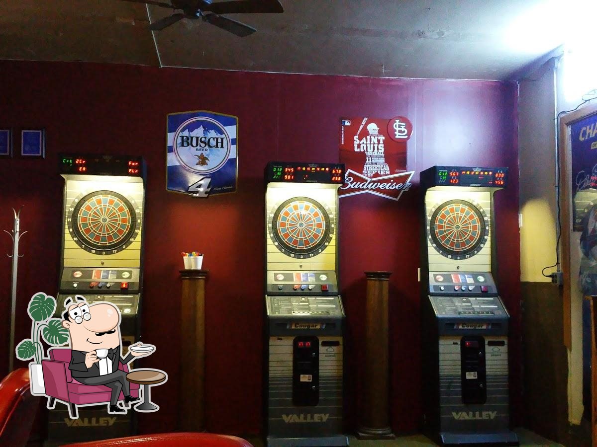 Mimi's Subway Bar and Grill