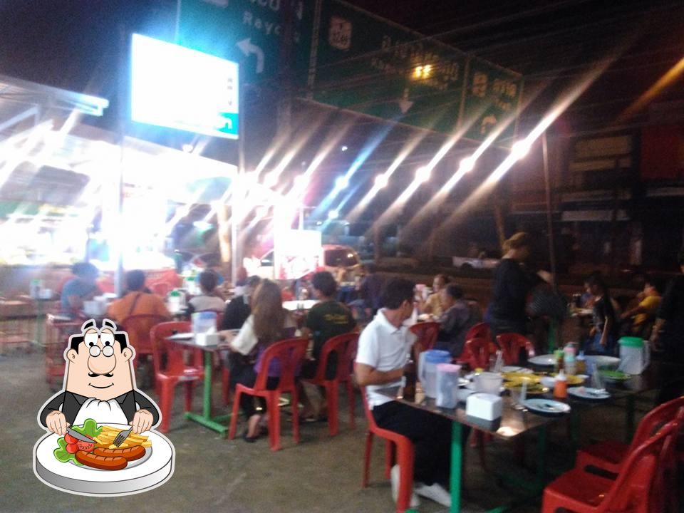 หมูน้อย ข้าวต้มเขาไร่ยา Chanthaburi
