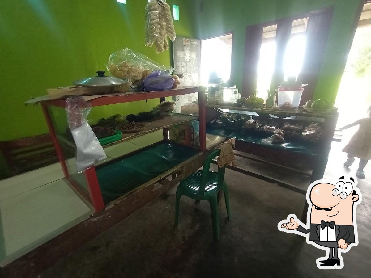 Warung makan mbak TUN / Carno