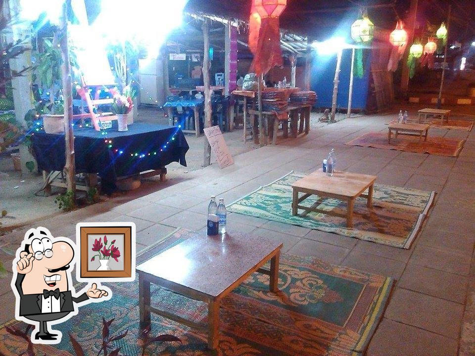 ร้านลี้ชายคา