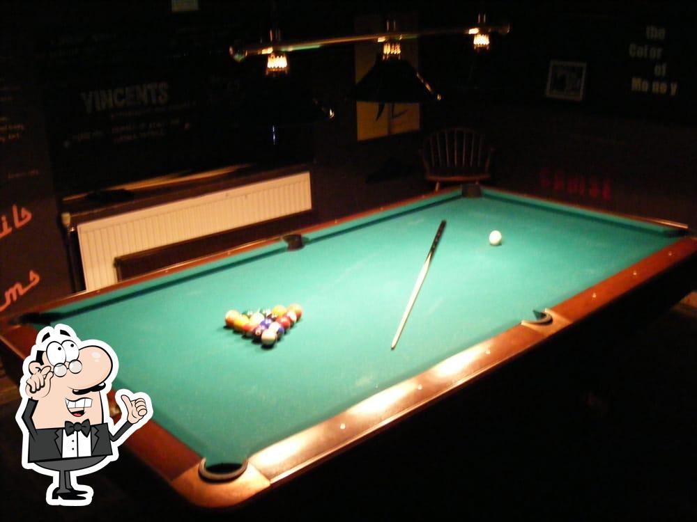 Legends Bar & Restaurant