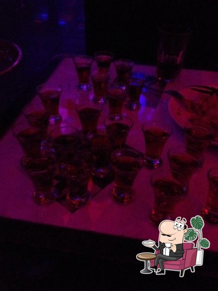 Q:Bar & Club