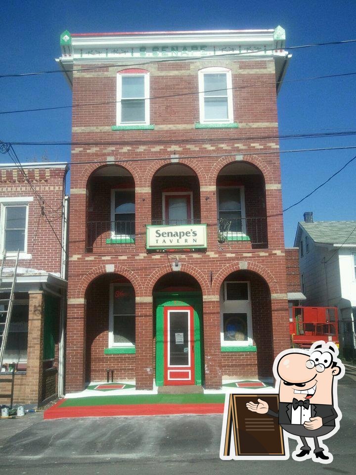 Senape's Tavern Pitza