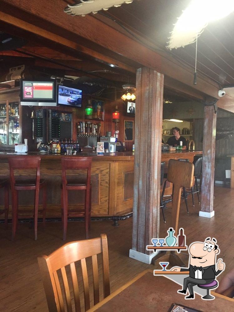 Riverside Crab House