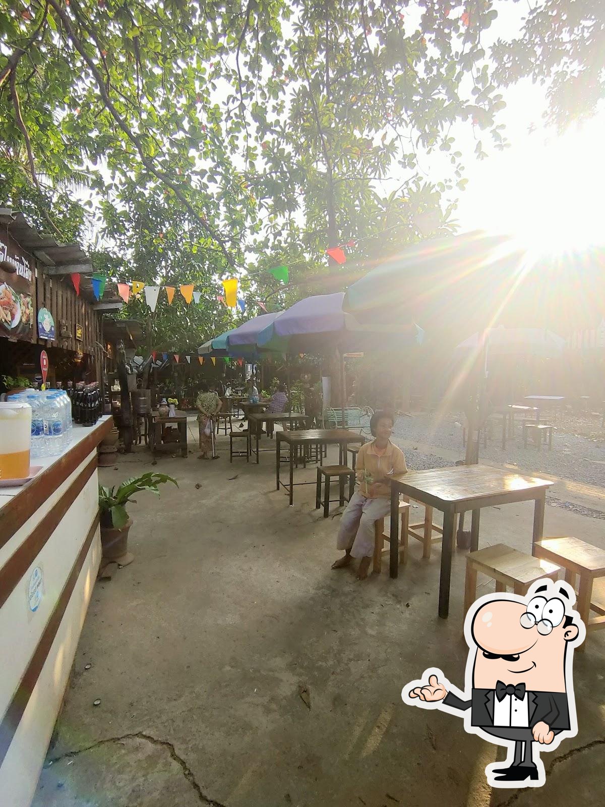 ก๋วยเตี๋ยวบ้านโอ่ง ริมน้ำ