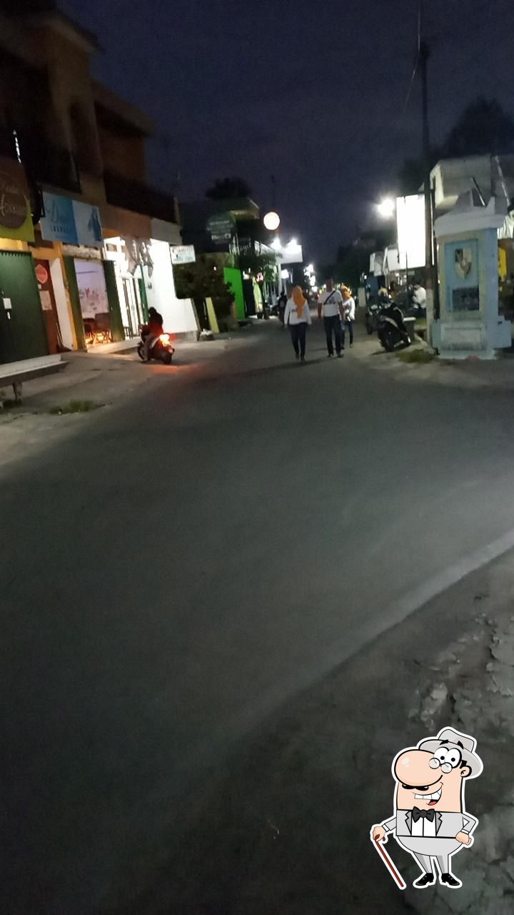 warung makan mbak apri