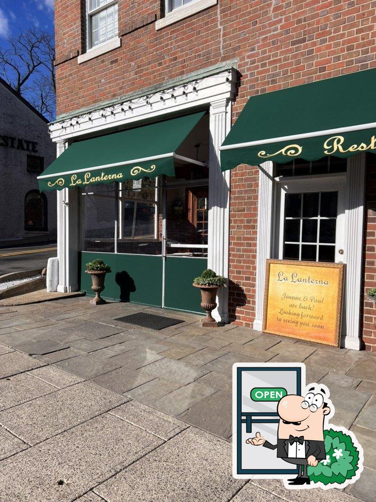 La Lanterna Cafe & Grill