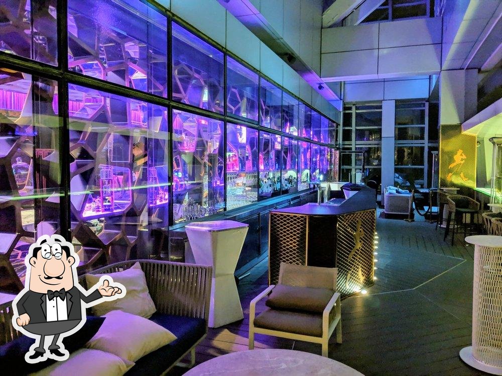 Посмотрите на внутренний интерьер "OZONE The Ritz-Carlton, Hong Kong".