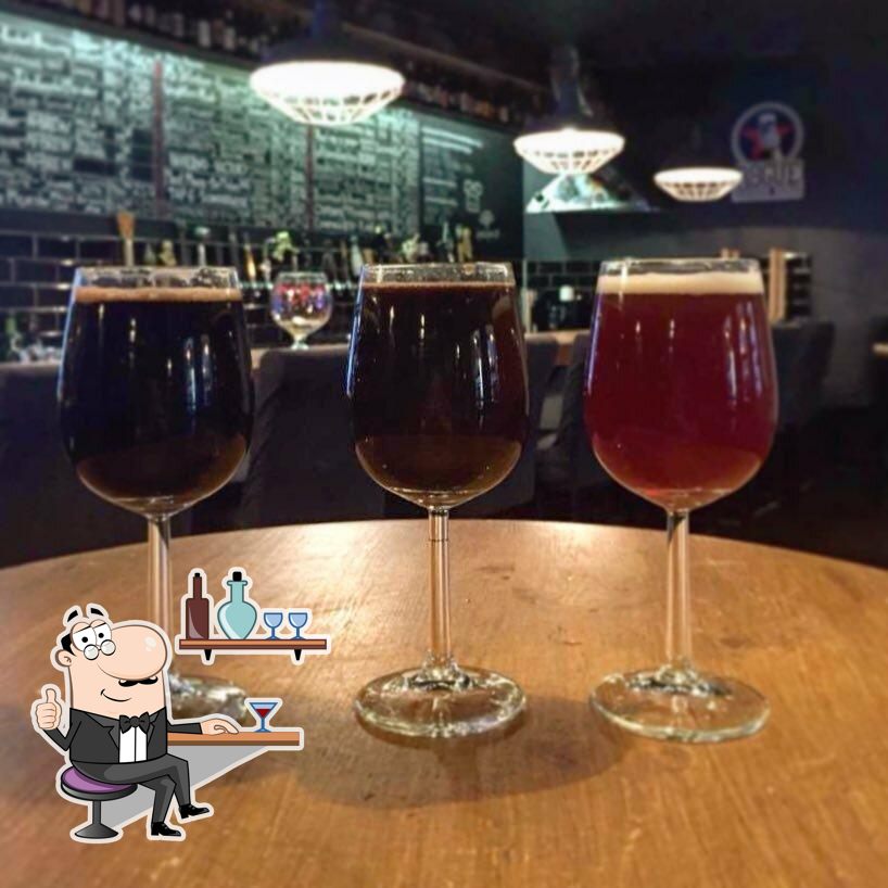 Интерьер "Rule Taproom".