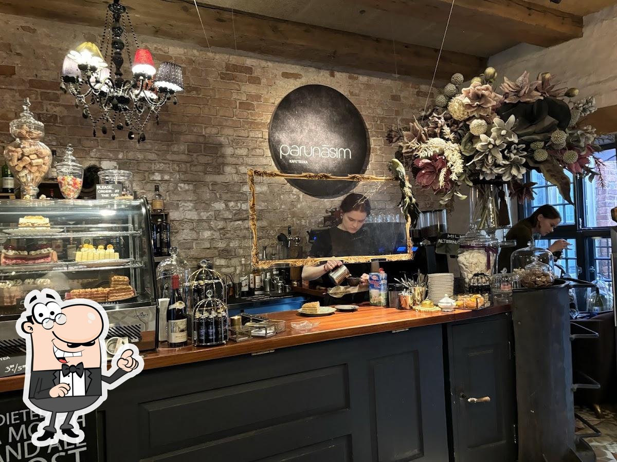 Забронируйте столик в "Parunāsim kafe'teeka coffee bar".