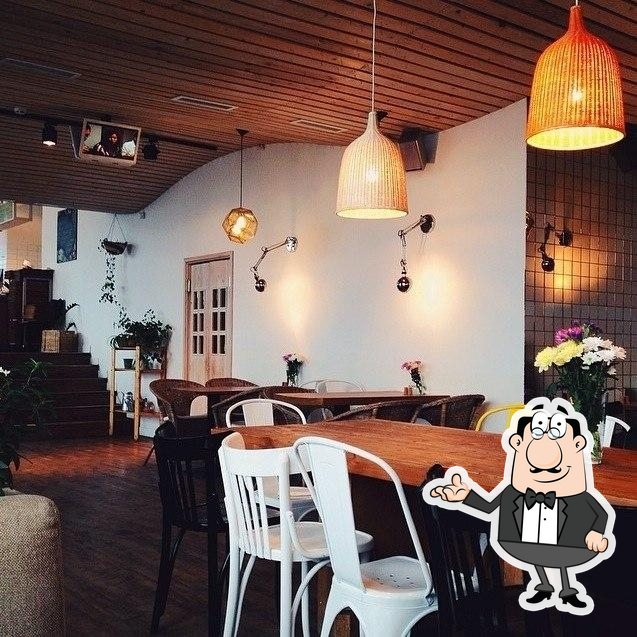 Интерьер "Marketplace".