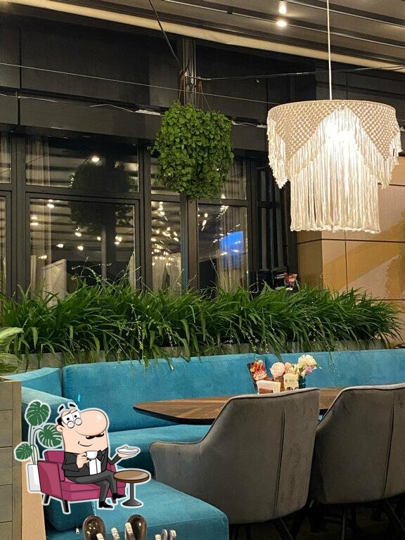 Забронируйте столик в "Гамбринус".