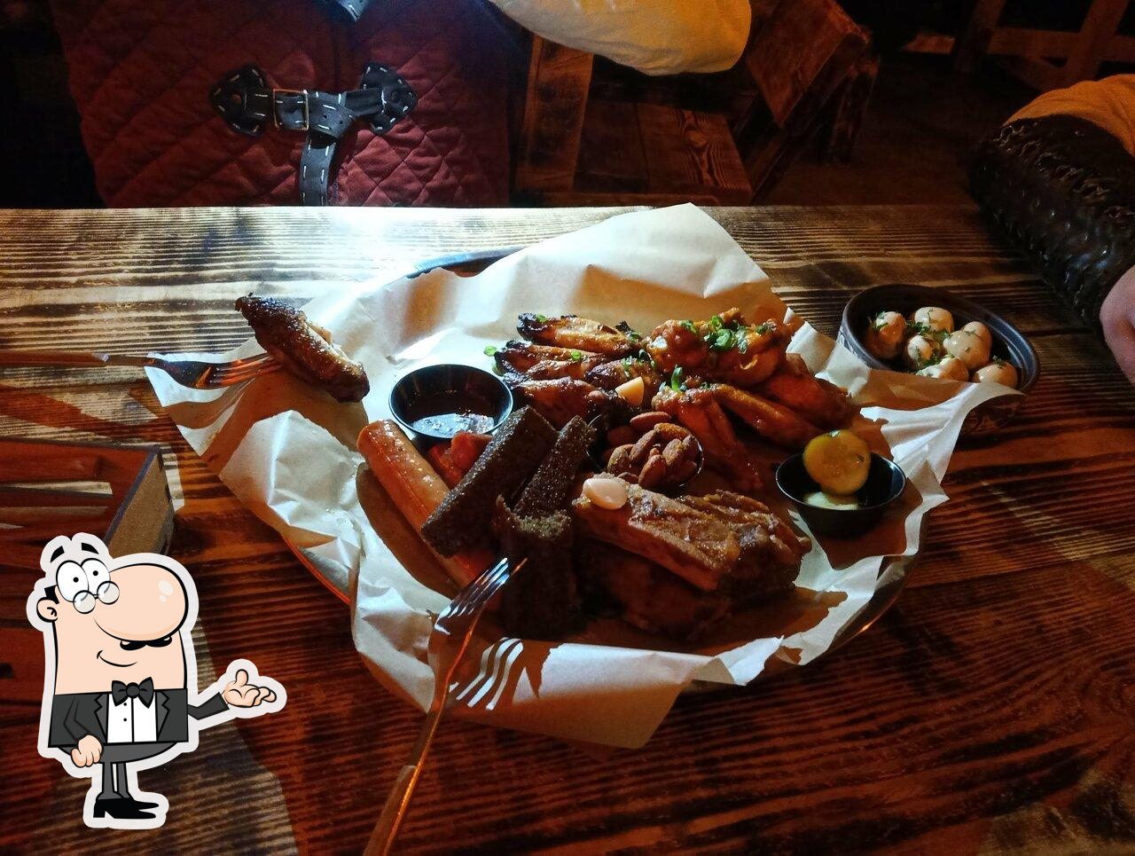 Интерьер "Таверна Под Ведьмачьим Мечом".