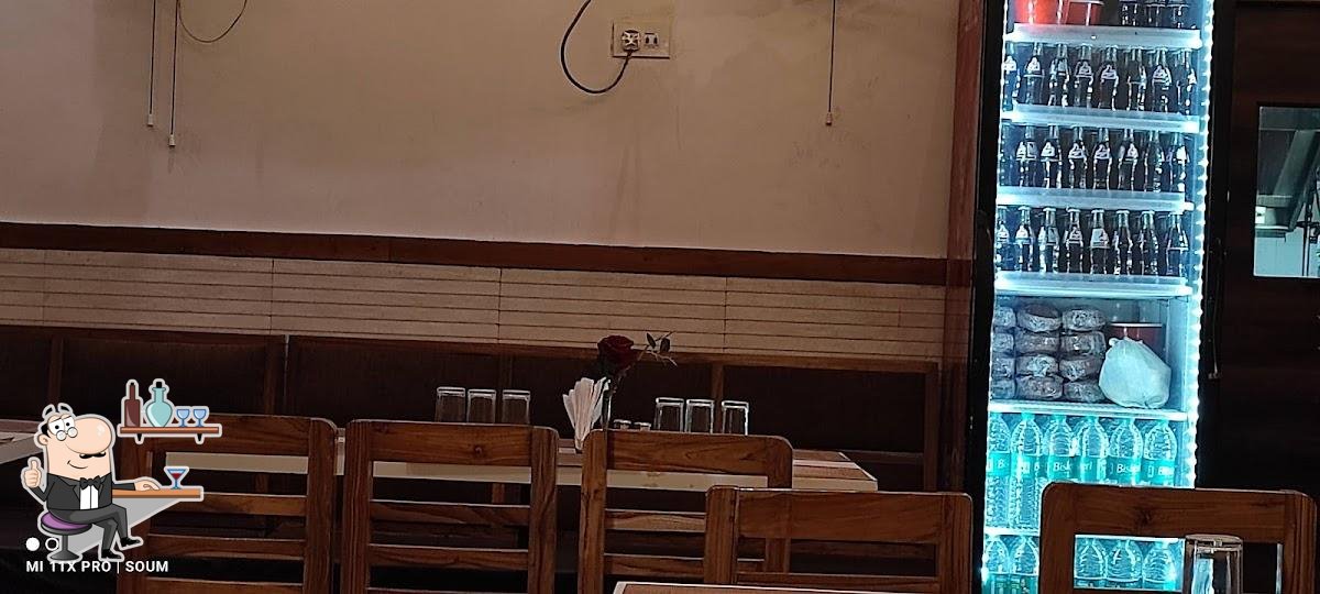 Посмотрите на внутренний интерьер "Dada Boudi Restaurant - Sodepur".