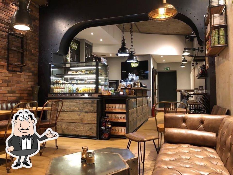 Забронируйте столик в "Tomo Cafè".