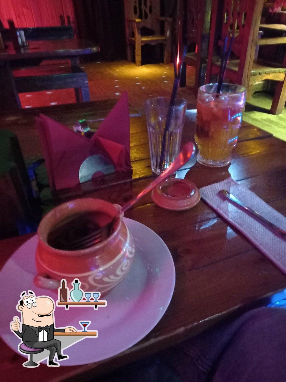 Посмотрите на внутренний интерьер "Sexton".