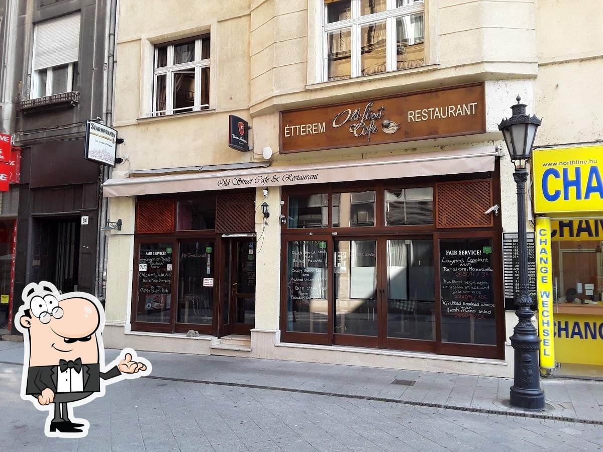 Забронируйте столик в "Old Street Café".