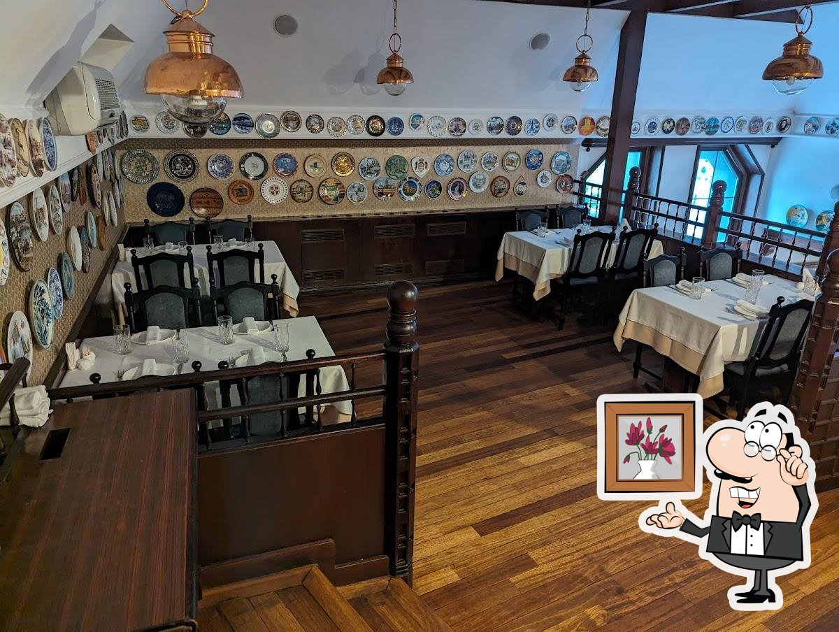 Забронируйте столик в "Jules Verne".