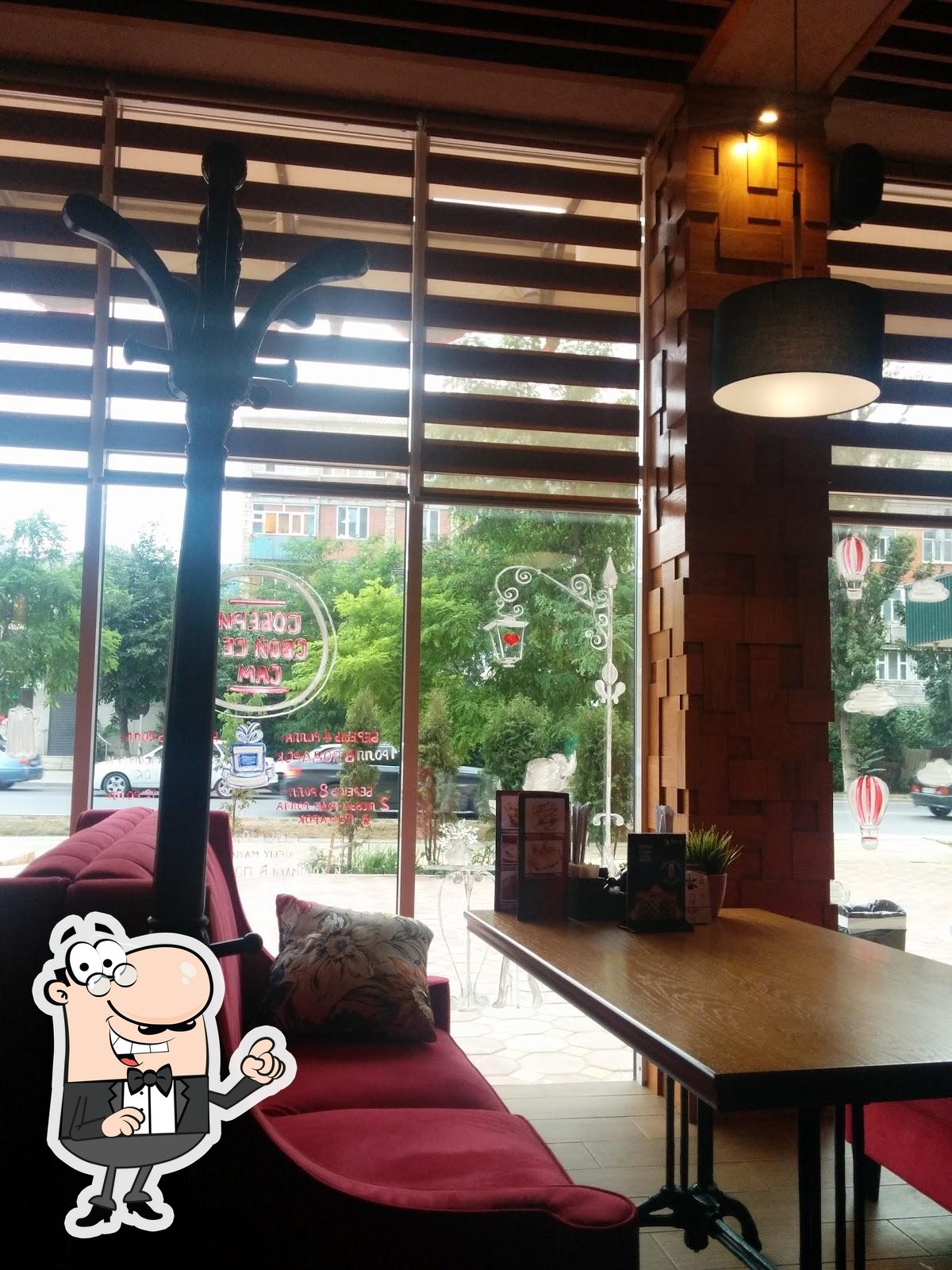 Интерьер "Cafe Tokyo".