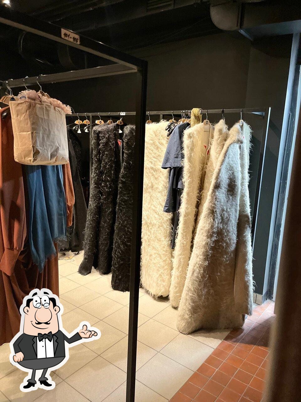 Посмотрите на внутренний интерьер "Диди Супра".